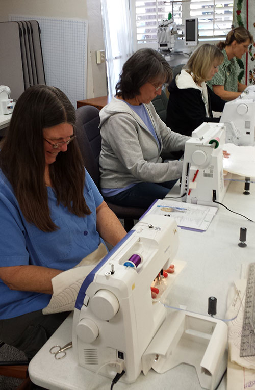 Another Fun FMQ Class at the Redlands Sewing Center Candied Fabrics